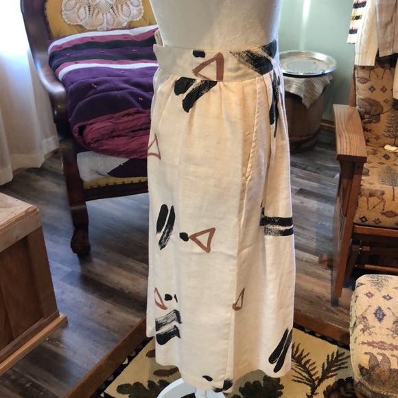 Beautiful Vintage Linen Skirt - Picture 4 of 9